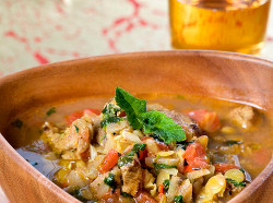 Linsensuppe mit Lamm und Koriander