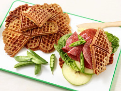 Waffeln mit grobem Mehl und Wurzeln