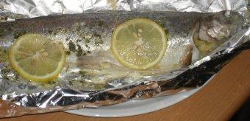 Ganze Forelle in Alufolie mit Kräuer- Knoblauchbutter