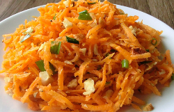 Pikanter Wurzelsalat